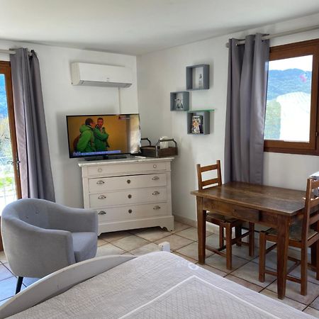 Chambre Une Fenetre Sur Le Ventoux La Clue Plaisians Exterior foto